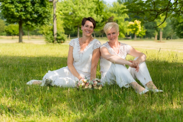 Judith & Claudia – Hochzeitsparty im Hofcafé Peters