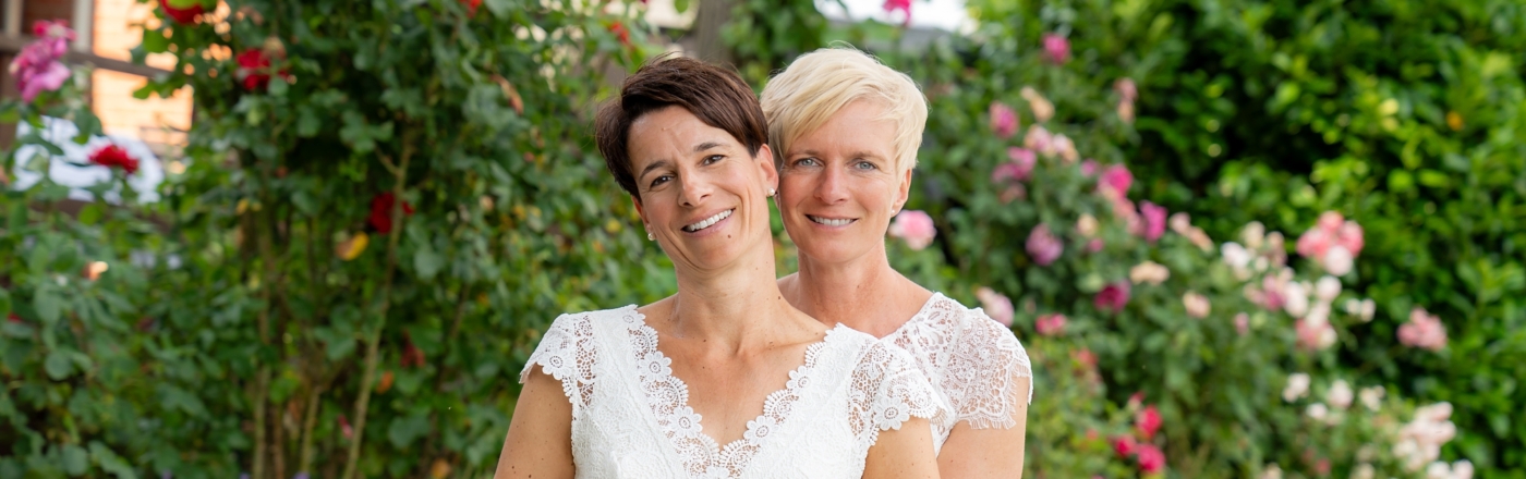 Judith & Claudia – Hochzeitsparty im Hofcafé Peters